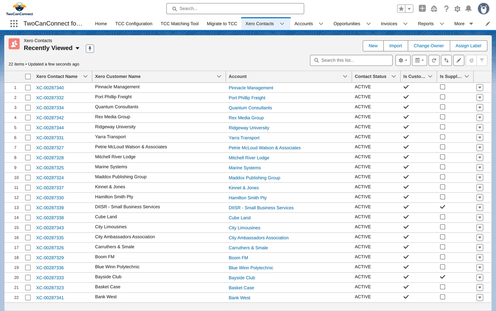 The Xero Contacts list showing linked accounts and status